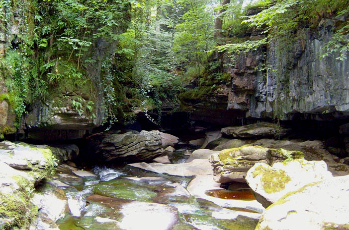 How Stean Gorge specialises in outdoor pursuits, group activities, team-building days and visitor attractions